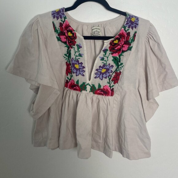 ⭐️ UO Dolly Floral Flower Embroidered Hipster Hippie Artsy Chic Glam Modern Top - Picture 4 of 8